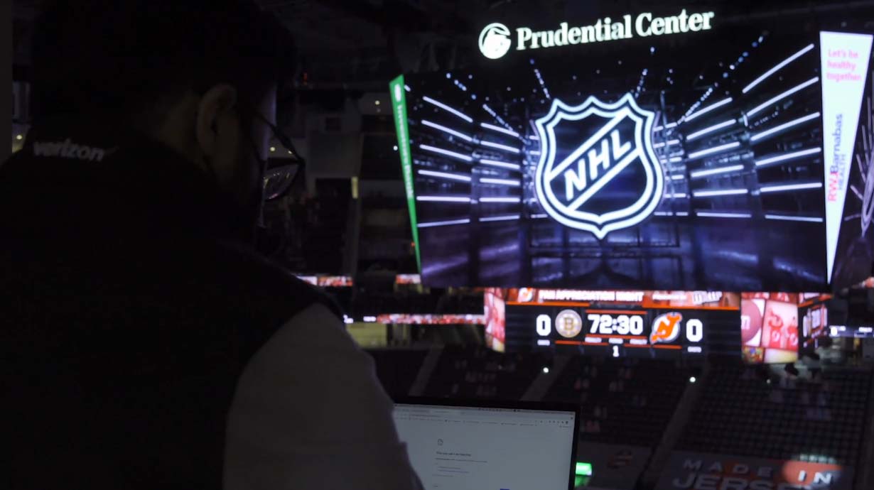 Verizon tests how 5G and edge compute can bring hockey fans real-time stats in arenas News Release Verizon