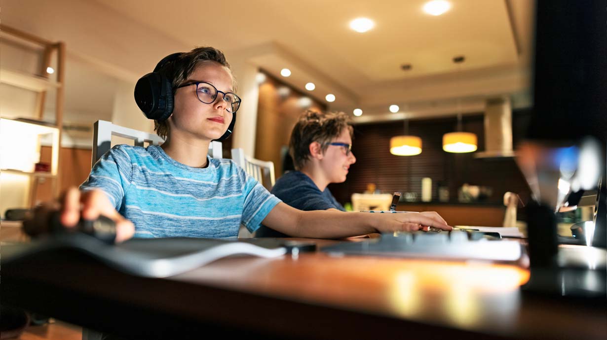 Mental & Social Benefits of Playing Online Multiplayer Games
