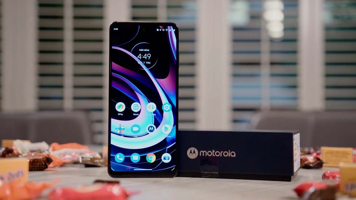 The return of the edge! Motorola's affordable edge 5G UW is coming to Verizon!