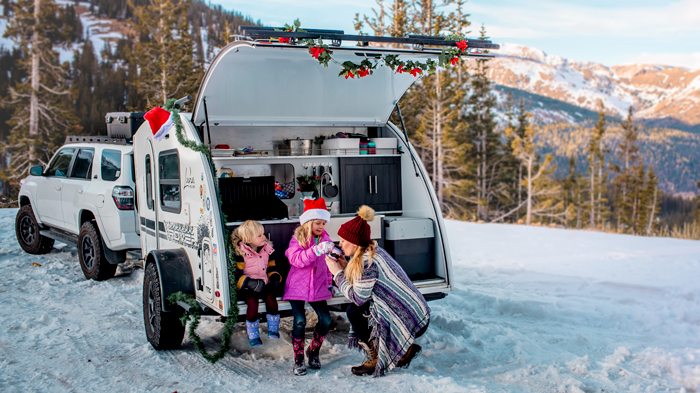 Chelsea Gillespie And Children Celebrating The Holidays In Colorado | Become A Digital Nomad