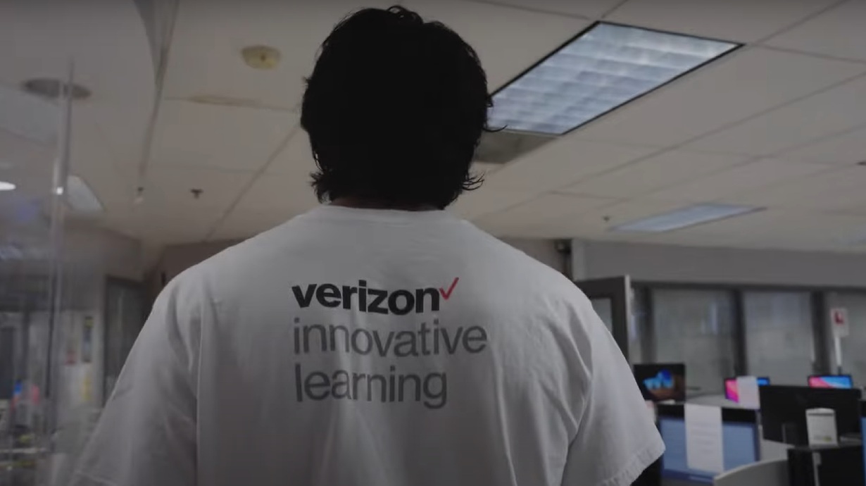 How a Middle-School Summer Program Builds Self-Identity With Tech and Mentorship | Verizon