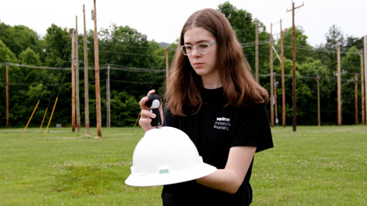 Middle School student pioneers VR video for future utility workers | Verizon
