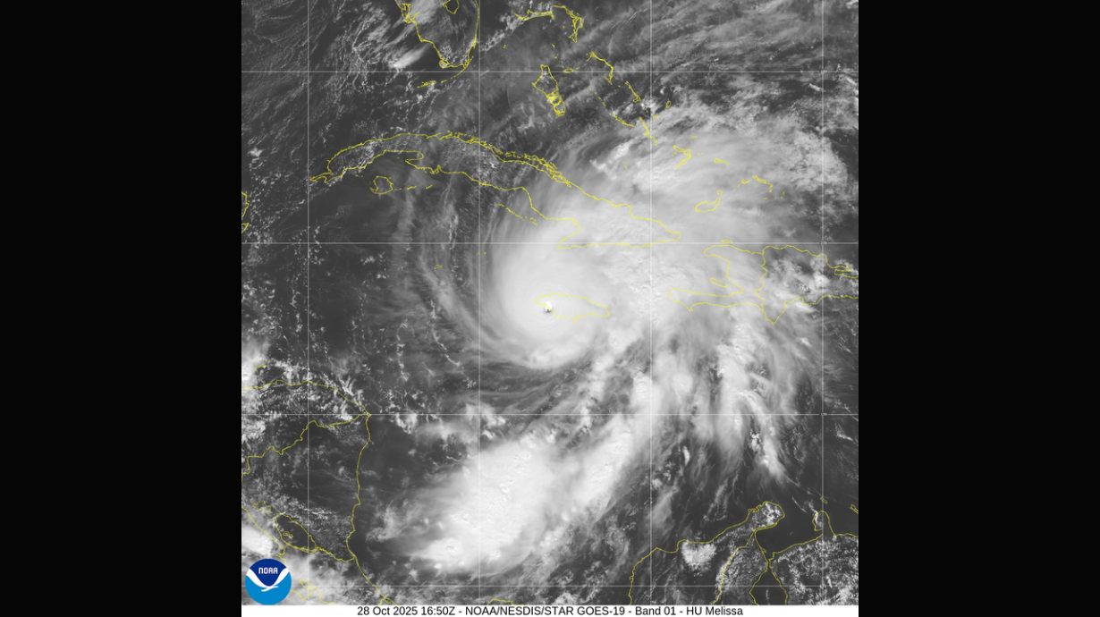 হারিকেন মেলিসা জ্যামাইকায় ল্যান্ডফল করার সময় ভেরিজন পরিবারগুলিকে সংযুক্ত থাকতে সাহায্য করে৷ হারিকেন মেলিসা জ্যামাইকায় ল্যান্ডফল করার সময় ভেরিজন পরিবারগুলিকে সংযুক্ত থাকতে সাহায্য করে৷