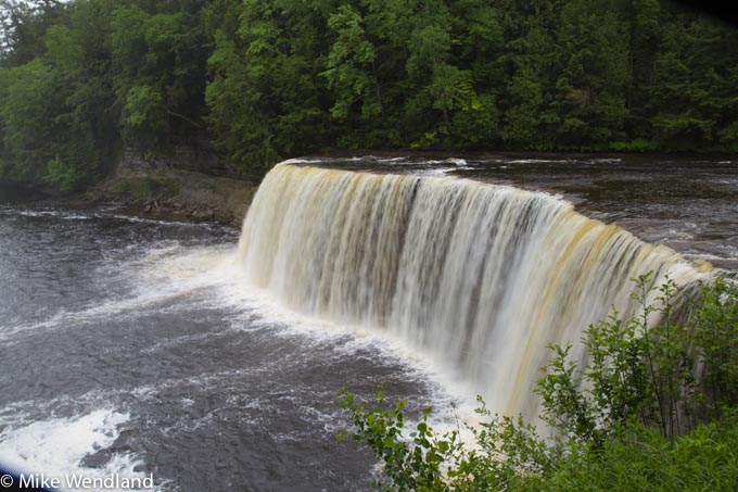 vzgreatlakes-tour-tahquamenon-falls