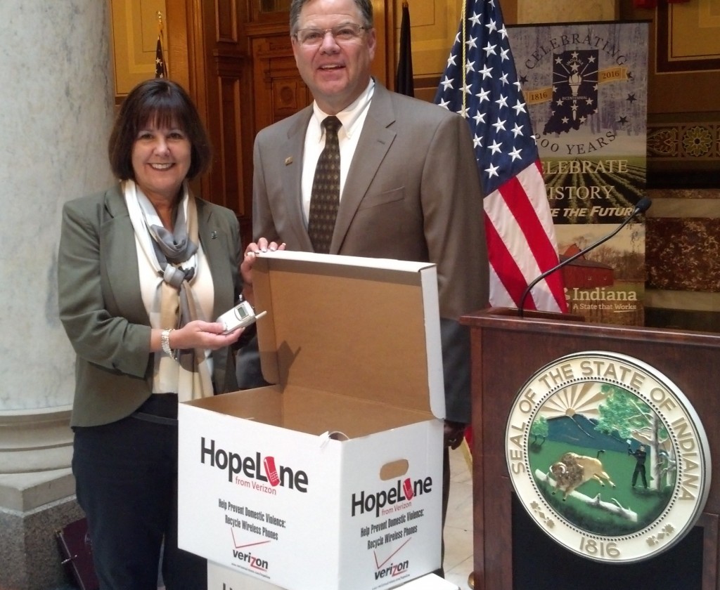 Indiana-First-Lady-Karen-Pence-Verizon-HopeLine