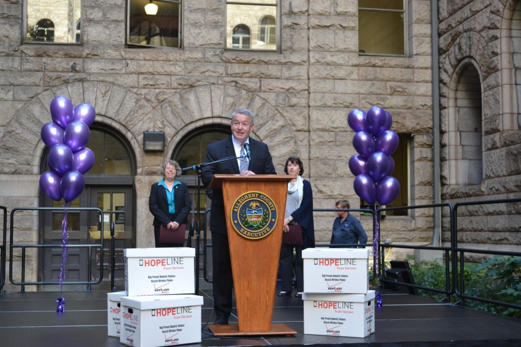 Bill Carnahan of Verizon State Government Affairs opened the Verizon HopeLine kick off.