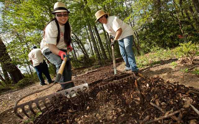 Earth Day Volunteers