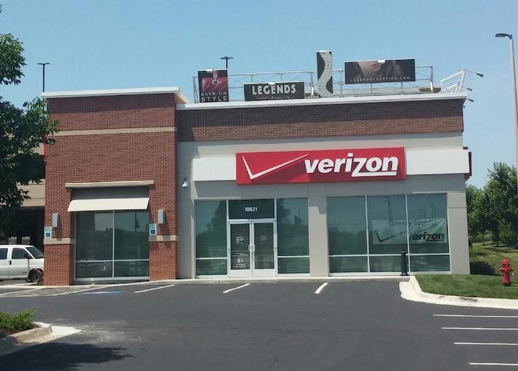 New businesses open at Outlets at Legends