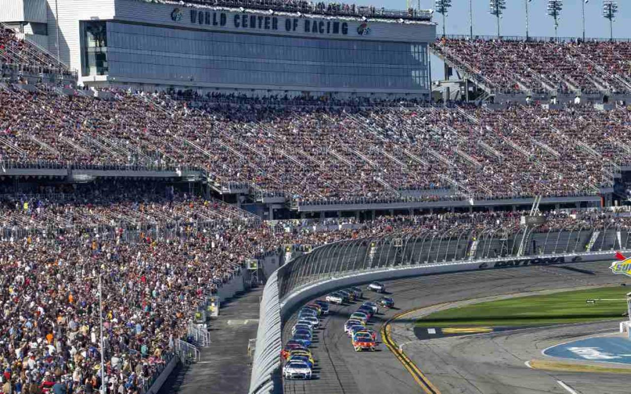 New Verizon Wi-Fi connectivity to upgrade fan experience at Daytona International Speedway News Release Verizon