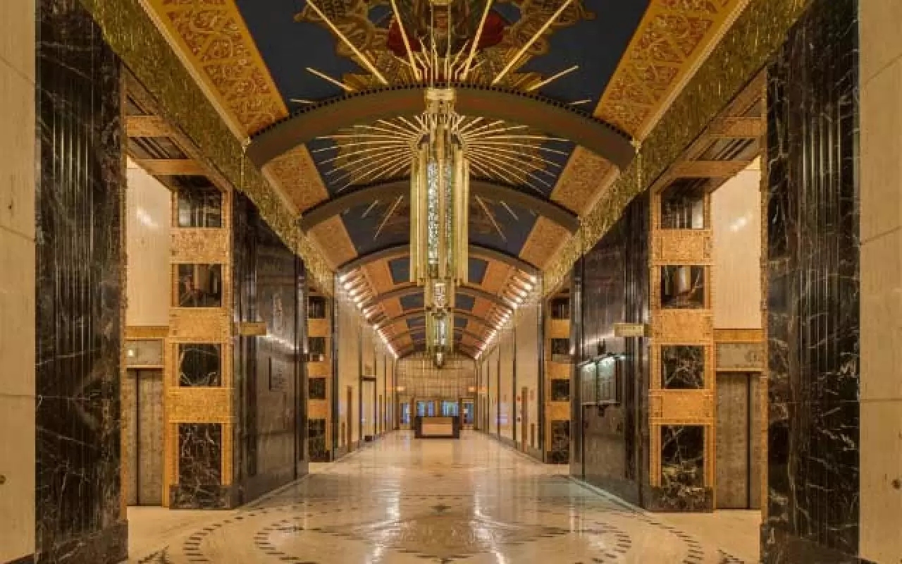 Impressive facade of 140 West Street (Verizon Building) displaying its unique Art Deco architecture.