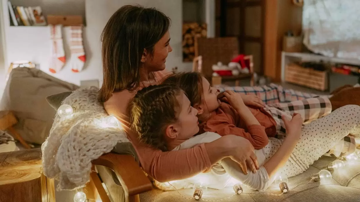 Mother And Daughters Streaming Holiday Movies