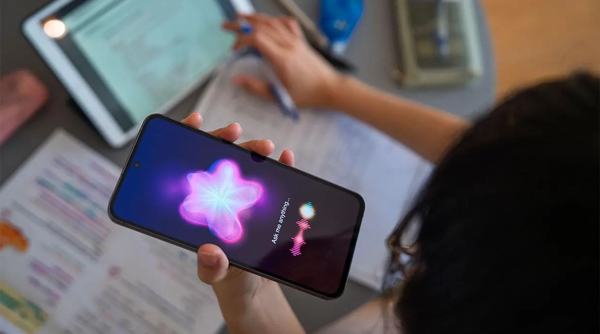4 questions parents can ask their kids about AI in social media