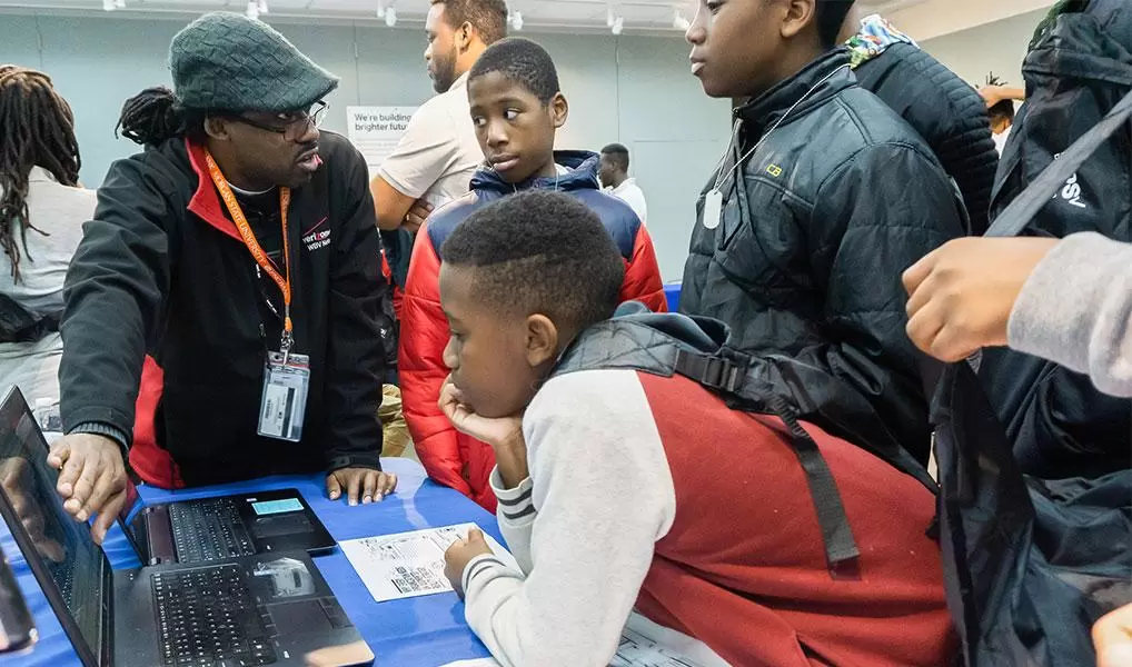 Photo of Kevin Johnson Verizon Innovative Learning employee volunteer