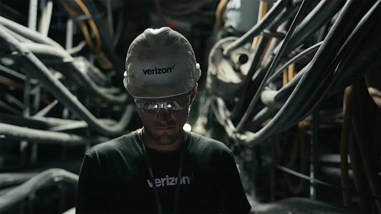 5G Built Right | A Year of 5G | Verizon :60