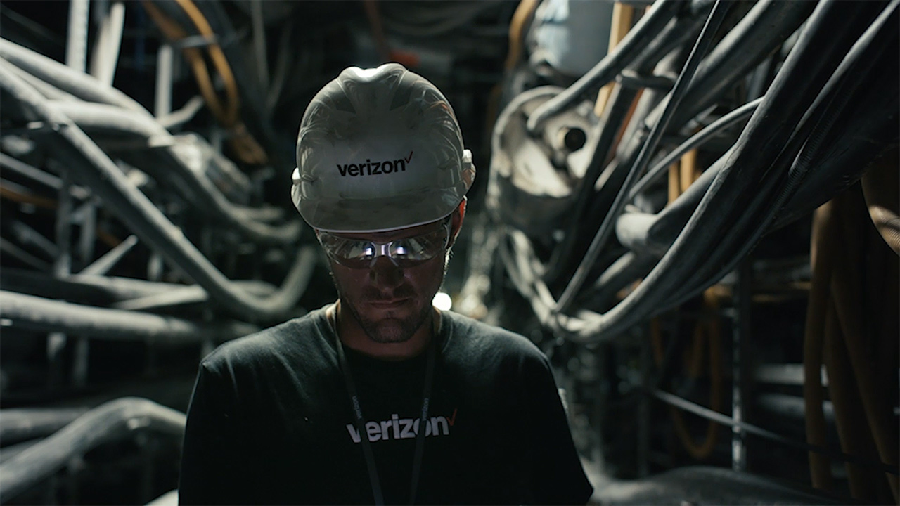 5G Built Right | A Year of 5G | Verizon :60