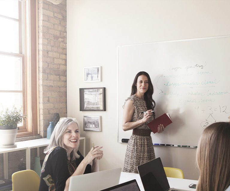 internet three women in office sm