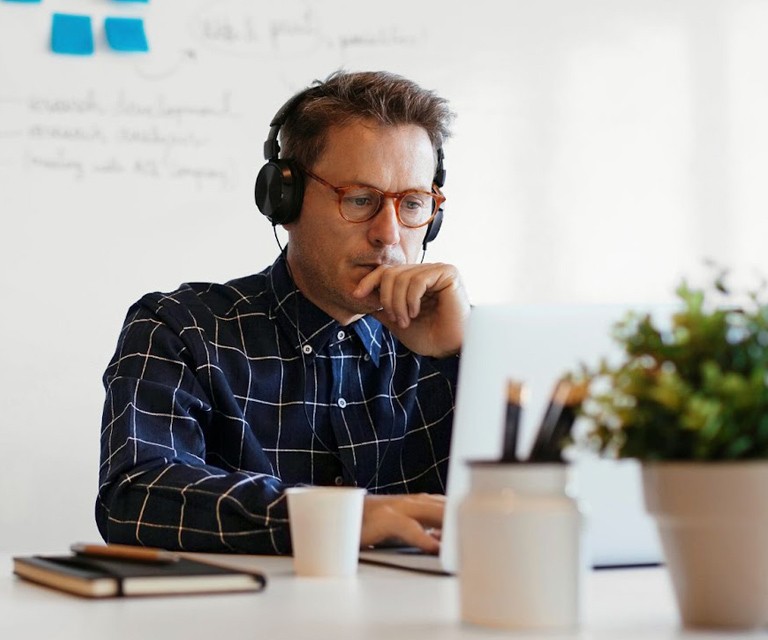 Cloud, on-premises or a blended solution to meet multicloud requirements while scaling to tens of thousands of branch sites.