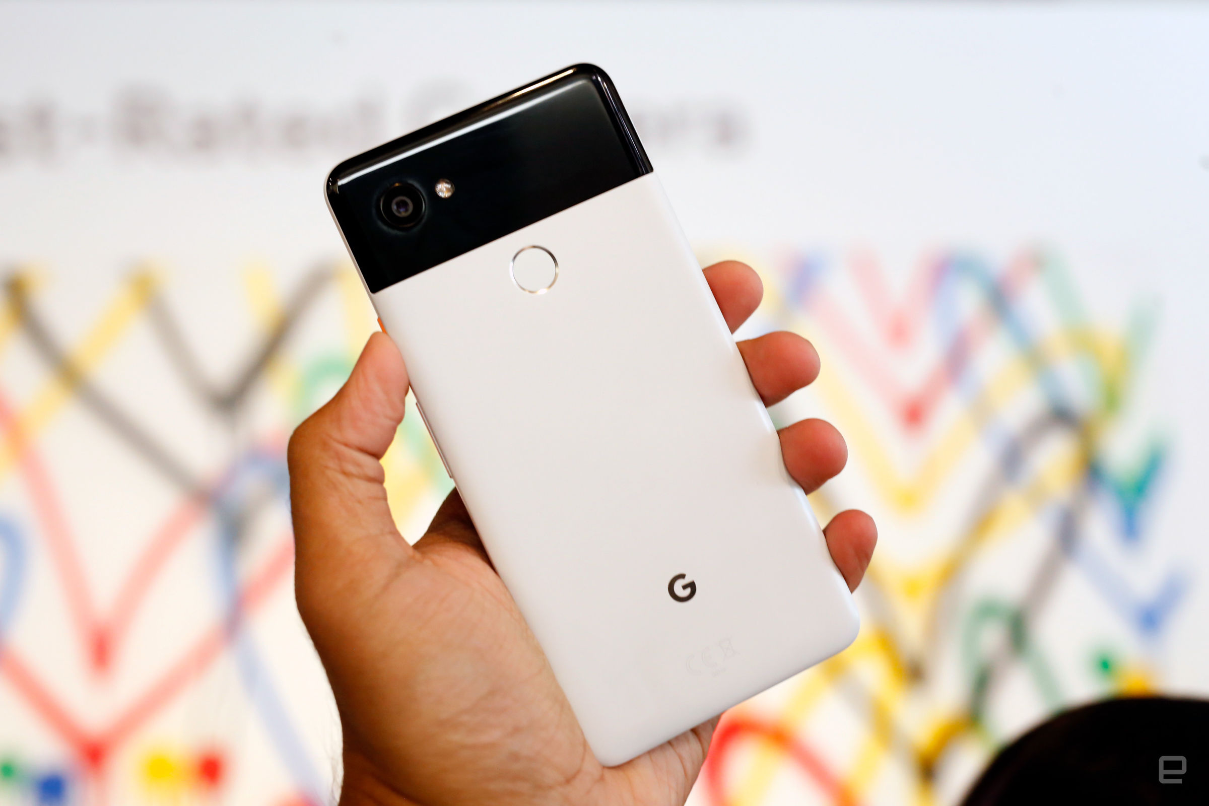 Hands-on with Google Pixel 2 and Google Pixel 2 XL.