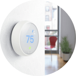 Imagen de Nest Thermostat E colocado en la pared